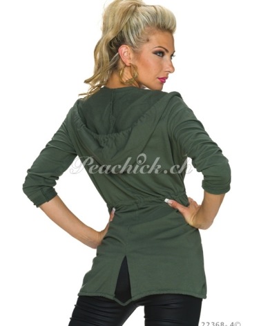 Pullover / Sweatjacke mit Kapuze