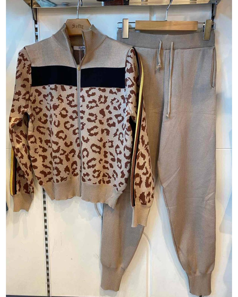 Freizeitanzug Softy Collection - Feinstrick - Hellbraun/Leo