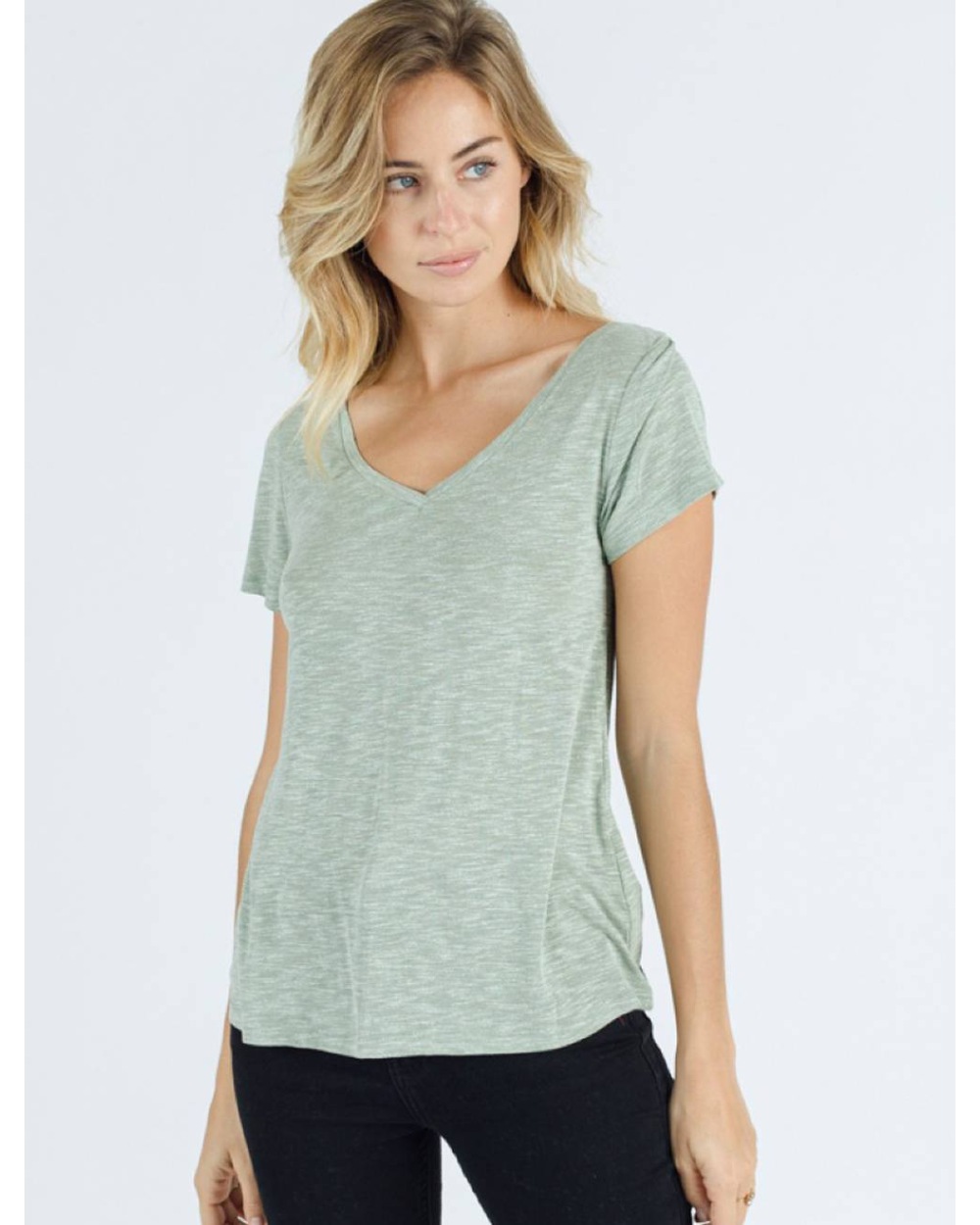 Kurzarmshirt Sweewë - Basic V Ausschnitt - Grün