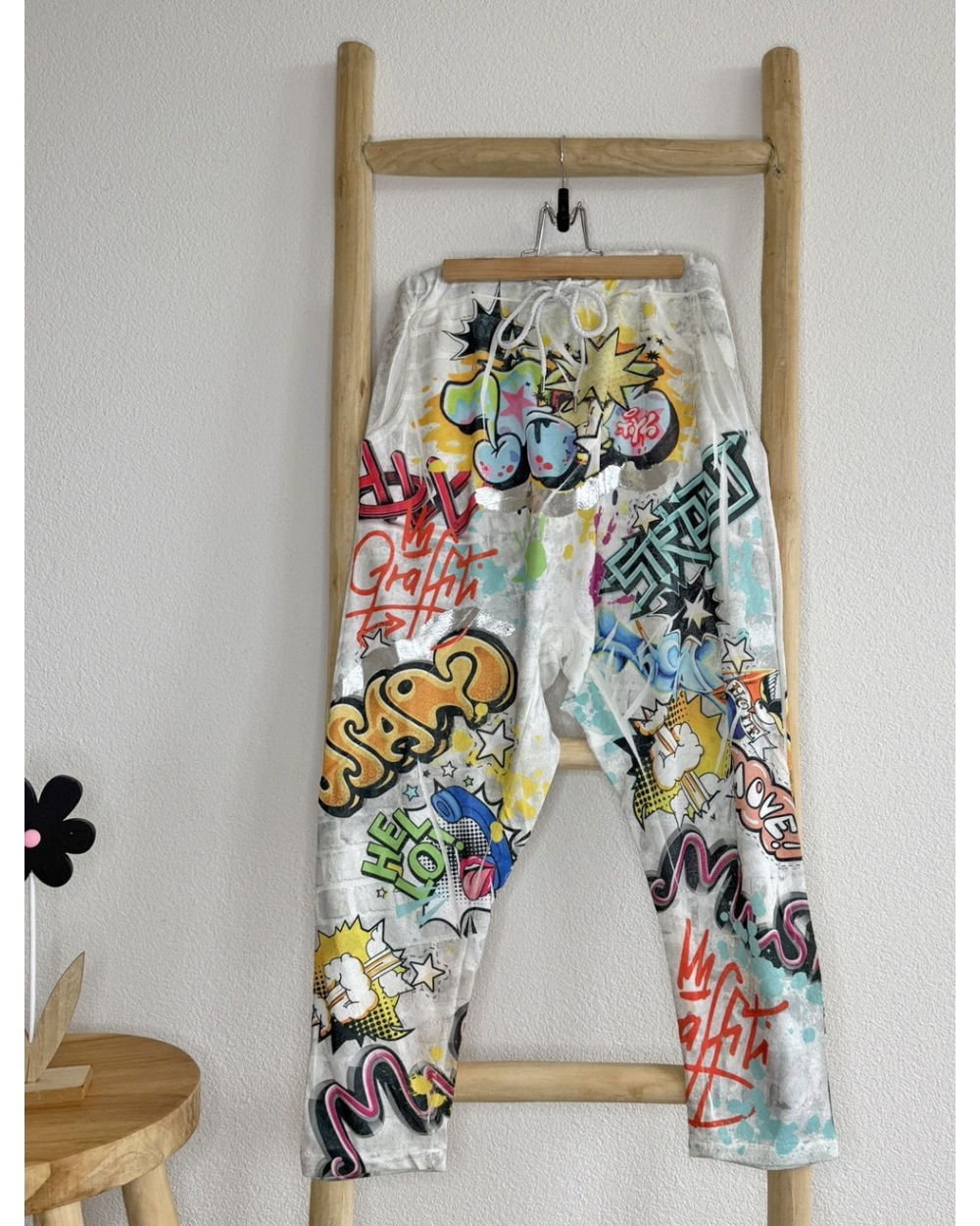 Harem Hose Wunder & Schön - Graffiti - Beige Trousers